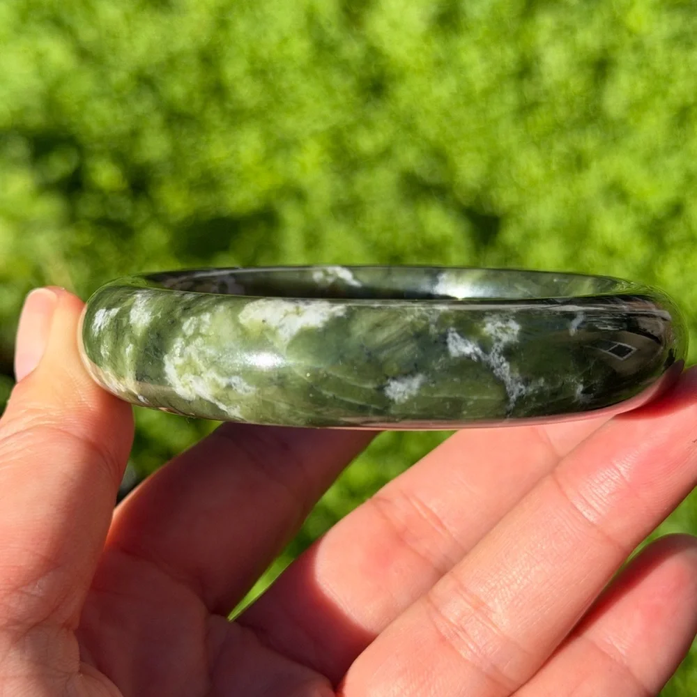 60.5mm‎ inner diameter green xiuyu jade bangle 0988